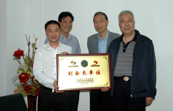 江蘇省中小企業協會會長于登和來上上集團調研